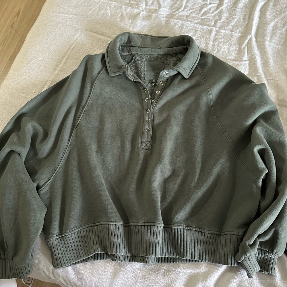 AE cropped sweater
